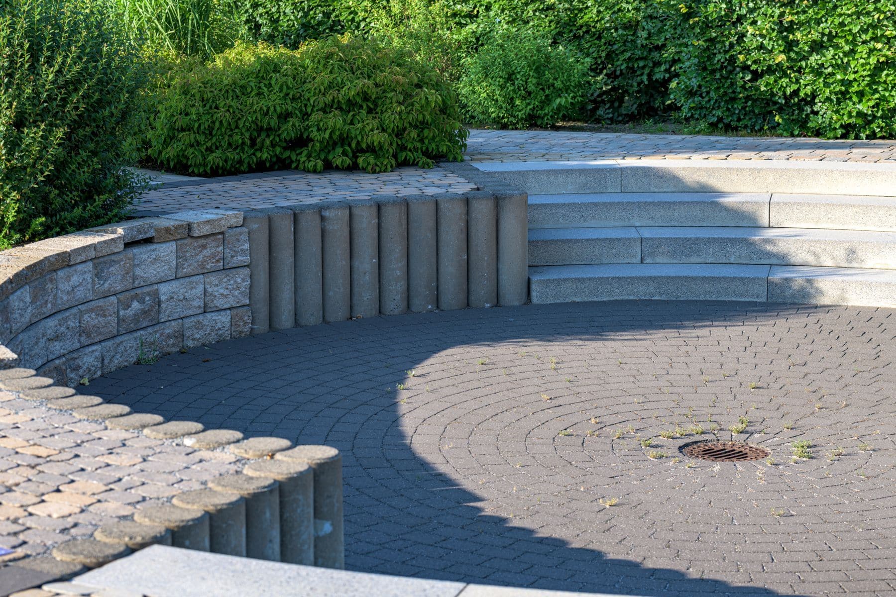 Hardscaping & Retaining Walls